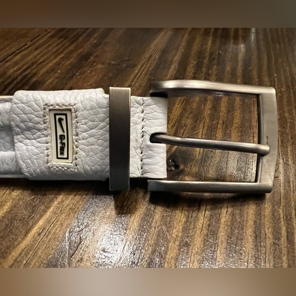 Nike G-Flex Pebble Grain White Leather Belt - Picture 1 of 10